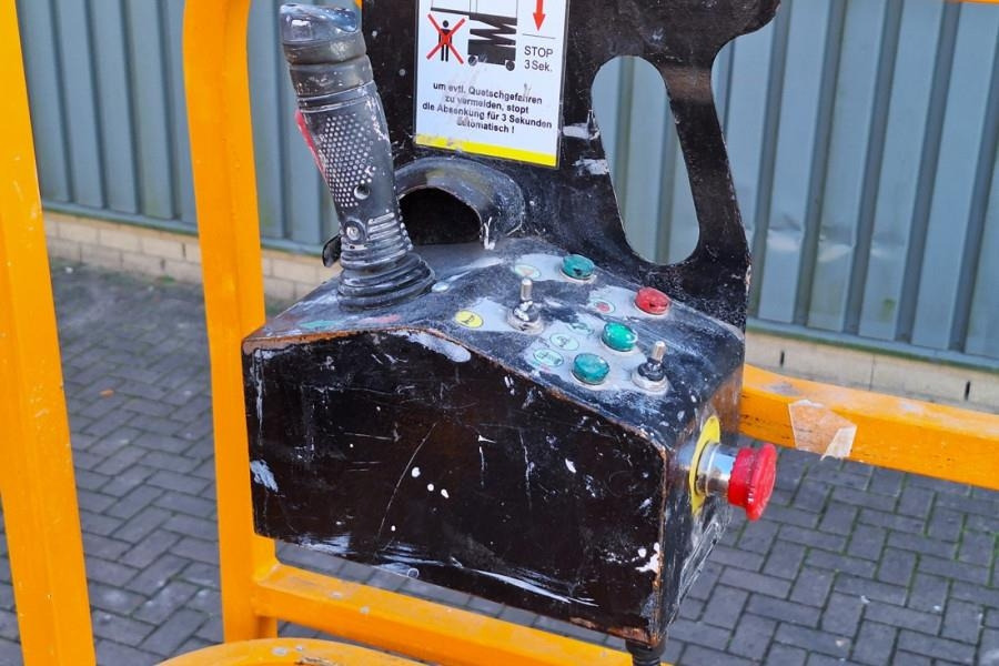 Haulotte Compact 10 Electric, 10m Working Height, 450kg Cap - Scissor lifts: gambar 4 Haulotte Compact 10 Electric, 10m Working Height, 450kg Cap - Scissor lifts: gambar 4