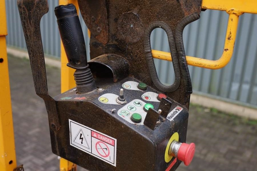Haulotte Compact 10N As-Is, Electric, 10m Working Height, 2 - Scissor lifts: gambar 5 Haulotte Compact 10N As-Is, Electric, 10m Working Height, 2 - Scissor lifts: gambar 5