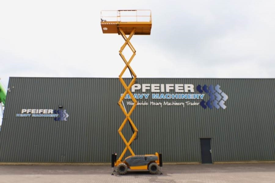 Haulotte Compact 12RTE Electric, 12m Working Height, 450kg - Scissor lifts: gambar 3 Haulotte Compact 12RTE Electric, 12m Working Height, 450kg - Scissor lifts: gambar 3