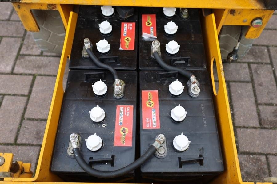 Haulotte Compact 8 Electric, 8.2m Working Height, 350kg Cap - Scissor lifts: gambar 4 Haulotte Compact 8 Electric, 8.2m Working Height, 350kg Cap - Scissor lifts: gambar 4