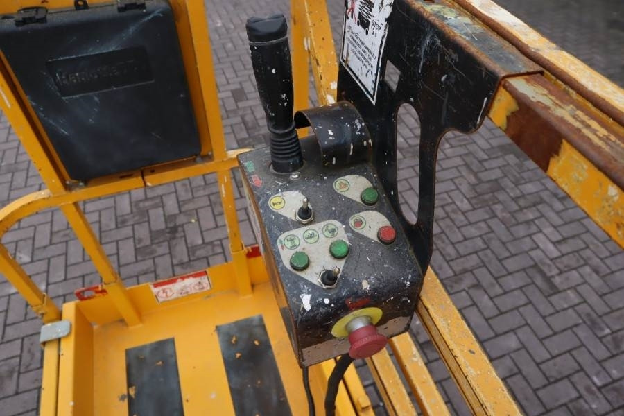 Haulotte Compact 8 Electric, 8.2m Working Height, 350kg Cap - Scissor lifts: gambar 4 Haulotte Compact 8 Electric, 8.2m Working Height, 350kg Cap - Scissor lifts: gambar 4