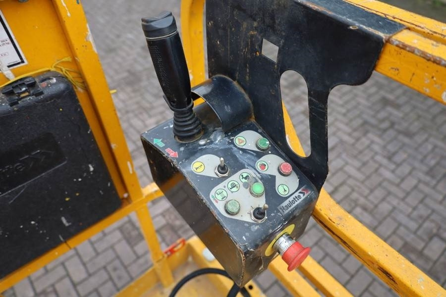 Haulotte Compact 8 Electric, 8.2m Working Height, 350kg Cap - Scissor lifts: gambar 5 Haulotte Compact 8 Electric, 8.2m Working Height, 350kg Cap - Scissor lifts: gambar 5