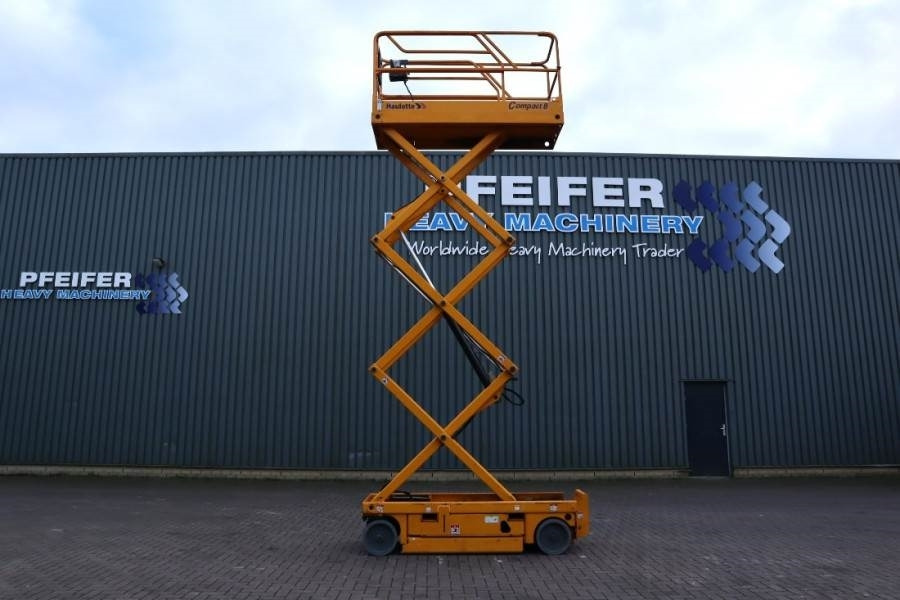 Haulotte Compact 8 Electric, 8.2m Working Height, 350kg Cap - Scissor lifts: gambar 3 Haulotte Compact 8 Electric, 8.2m Working Height, 350kg Cap - Scissor lifts: gambar 3