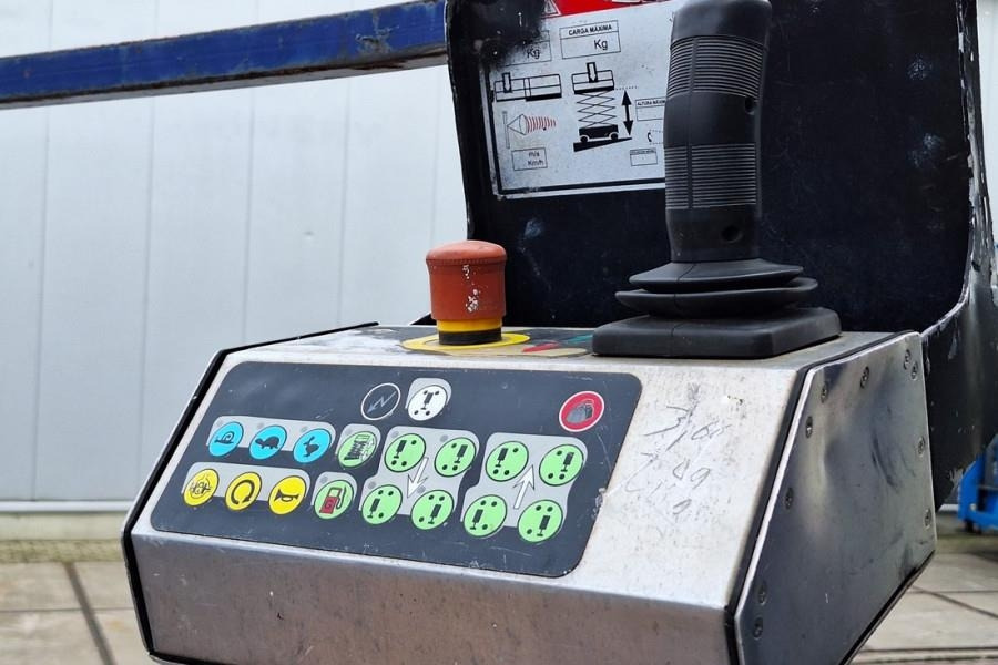 Haulotte H12SX Diesel, 4x4 Drive, 12m Working Height, 700kg - Scissor lifts: gambar 4 Haulotte H12SX Diesel, 4x4 Drive, 12m Working Height, 700kg - Scissor lifts: gambar 4