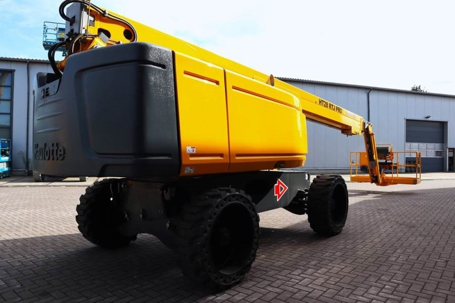 Haulotte HT28RTJ Pro Guarantee! 4x4x4 Drive, 28 m Working H - Boom teleskopik: gambar 2 Haulotte HT28RTJ Pro Guarantee! 4x4x4 Drive, 28 m Working H - Boom teleskopik: gambar 2