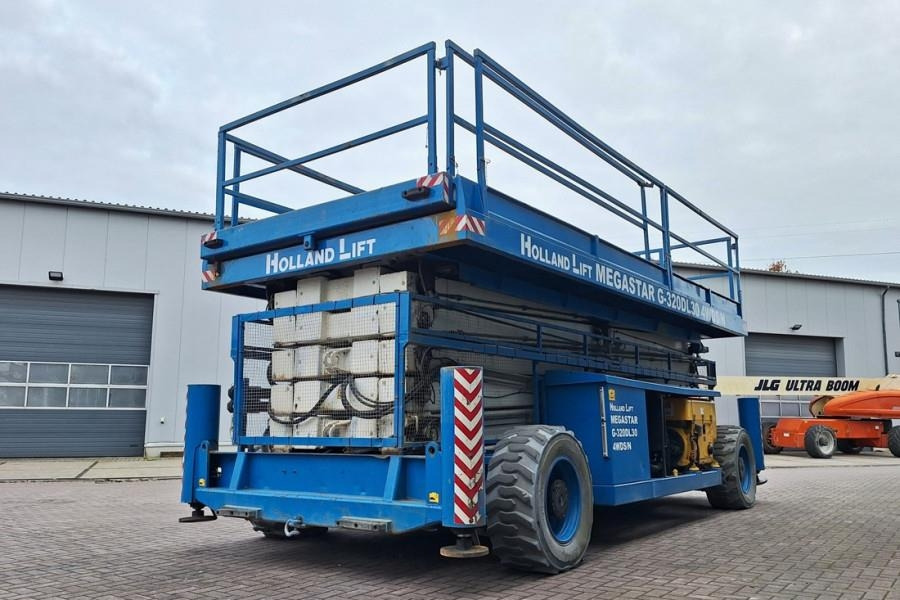 Holland Lift Megastar G320DL30 4WDS/N Diesel, 4x4x4 Drive, 34m - Scissor lifts: gambar 2 Holland Lift Megastar G320DL30 4WDS/N Diesel, 4x4x4 Drive, 34m - Scissor lifts: gambar 2