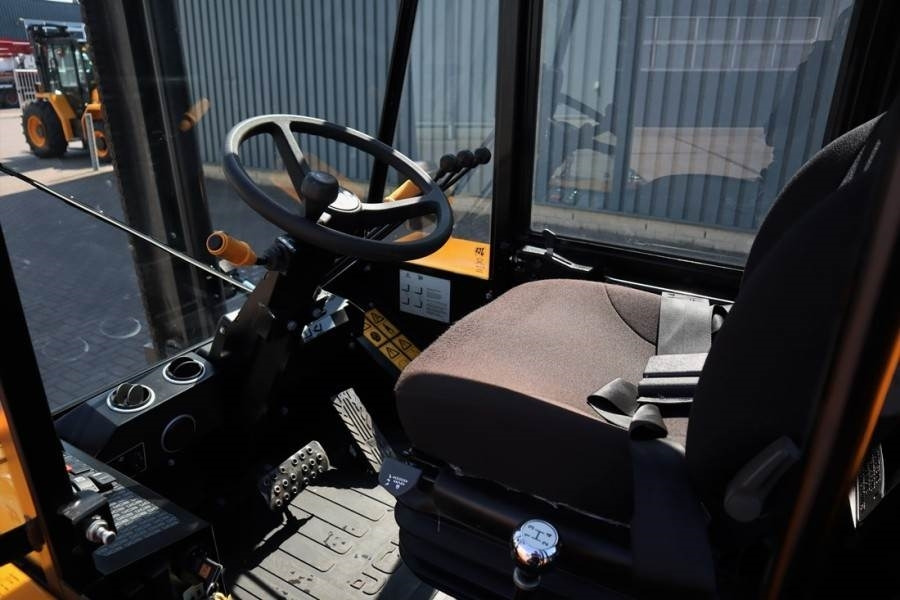 JCB 940-4 T4 Valid inspection, *Guarantee! Diesel, 4x4 - Forklift medan kasar: gambar 4 JCB 940-4 T4 Valid inspection, *Guarantee! Diesel, 4x4 - Forklift medan kasar: gambar 4