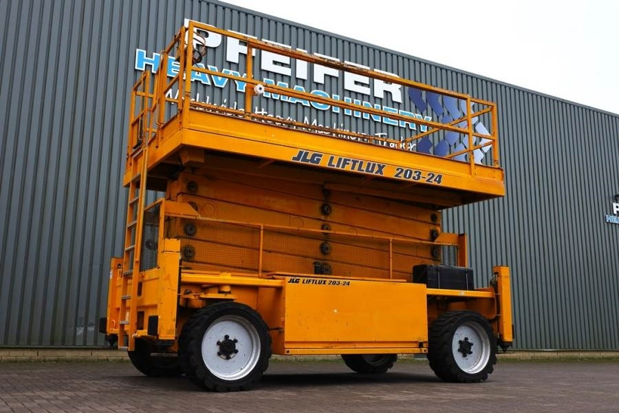 JLG 203-24 Diesel, 4x4 Drive, 22.3m Working Height, 75 - Scissor lifts: gambar 1 JLG 203-24 Diesel, 4x4 Drive, 22.3m Working Height, 75 - Scissor lifts: gambar 1