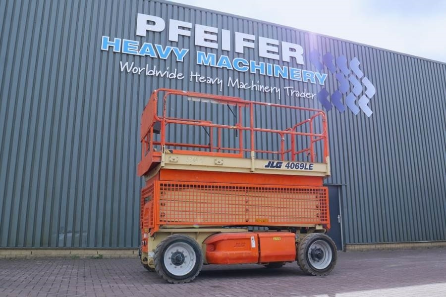 JLG 4069LE Electric, 14.2m Working Height, 360kg Capac - Scissor lifts: gambar 1 JLG 4069LE Electric, 14.2m Working Height, 360kg Capac - Scissor lifts: gambar 1