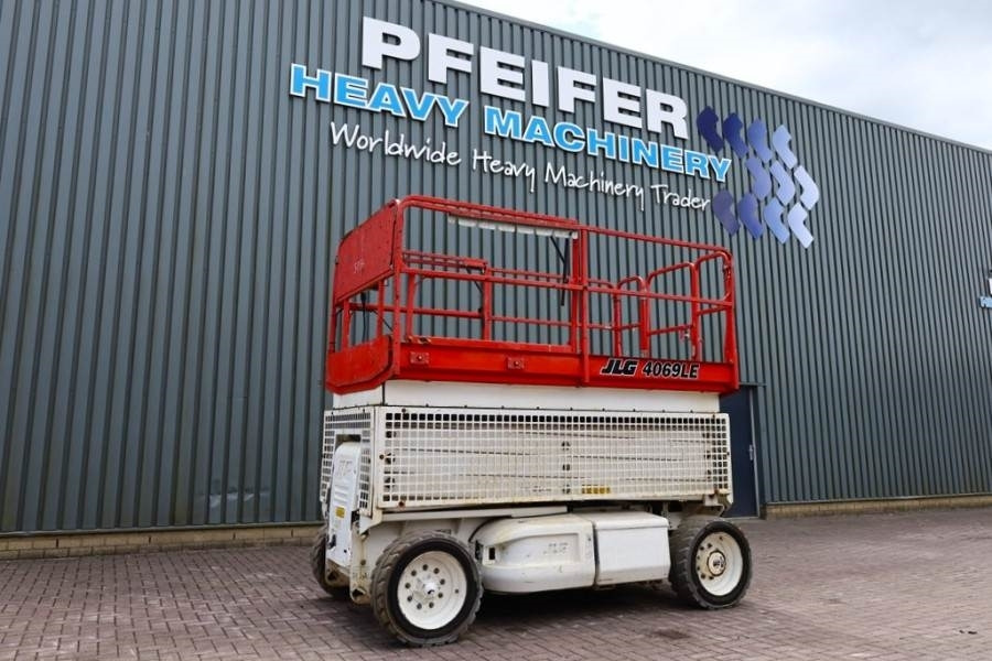 JLG 4069LE Electric, 14.2m Working Height, 360kg Capac - Scissor lifts: gambar 1 JLG 4069LE Electric, 14.2m Working Height, 360kg Capac - Scissor lifts: gambar 1