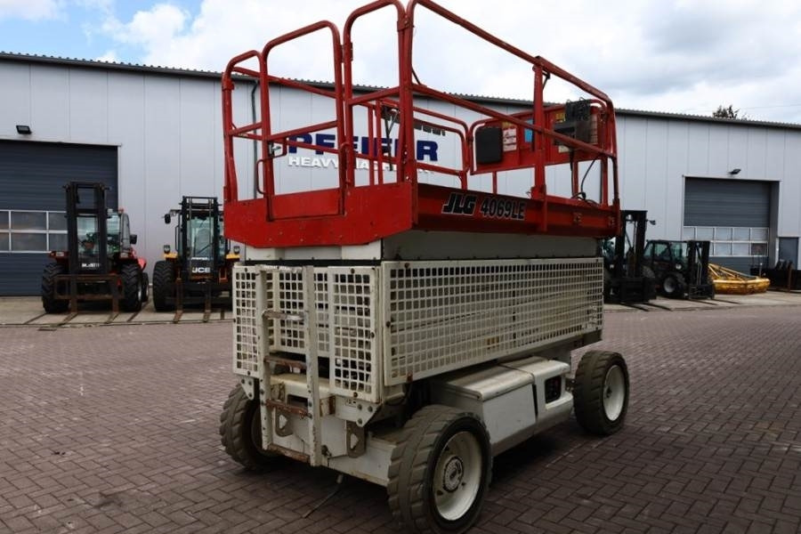 JLG 4069LE Electric, 14.2m Working Height, 360kg Capac - Scissor lifts: gambar 2 JLG 4069LE Electric, 14.2m Working Height, 360kg Capac - Scissor lifts: gambar 2