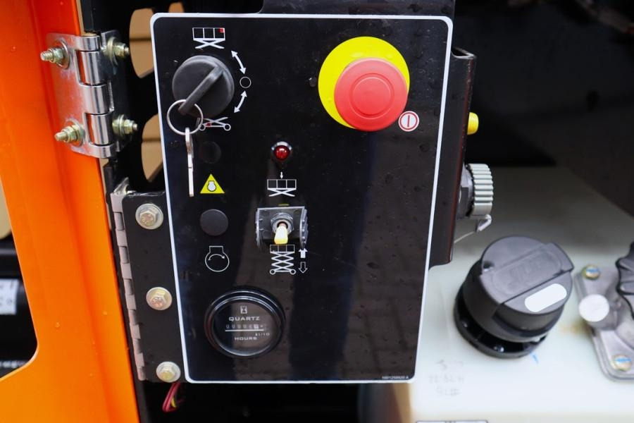 JLG ERT3369 Unused, Electric, 12m Working Height, 454k - Scissor lifts: gambar 4 JLG ERT3369 Unused, Electric, 12m Working Height, 454k - Scissor lifts: gambar 4