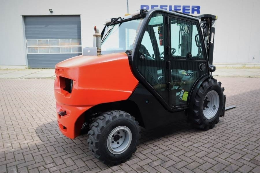 Manitou MC25-4 Valid Inspection, *Guarantee, Diesel, 4x4 D - Forklift medan kasar: gambar 3 Manitou MC25-4 Valid Inspection, *Guarantee, Diesel, 4x4 D - Forklift medan kasar: gambar 3