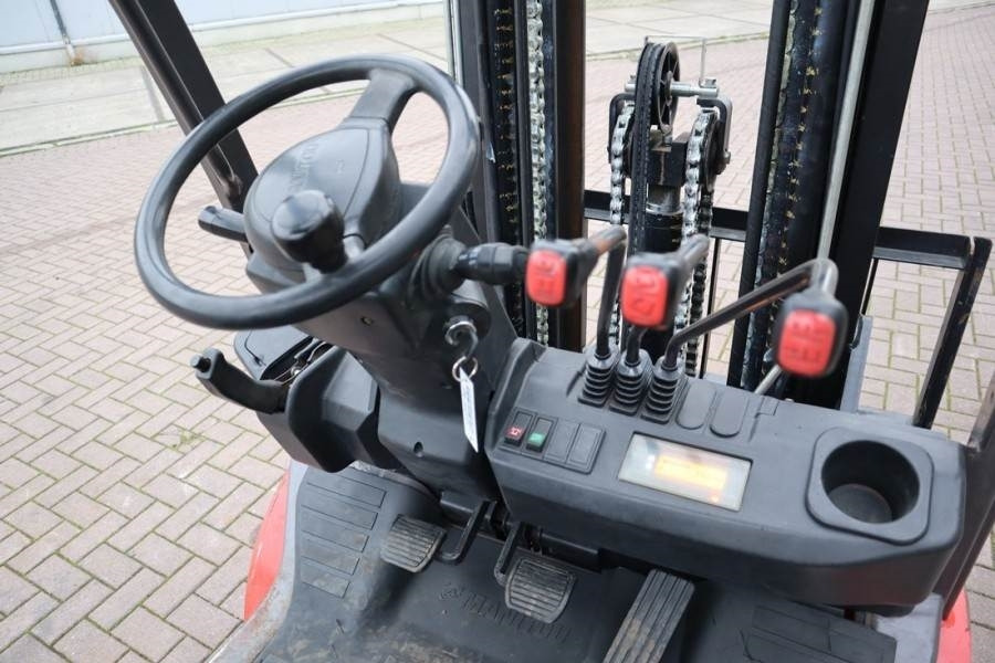 Manitou MI25D Valid inspection, *Guarantee! Diesel, 4x2 Dr - Forklift diesel: gambar 3 Manitou MI25D Valid inspection, *Guarantee! Diesel, 4x2 Dr - Forklift diesel: gambar 3