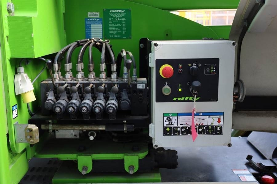 Niftylift HR15N Hybrid MK3 Hybrid, 4x2 Drive, 15.5m Working - Boom artikulasi: gambar 4 Niftylift HR15N Hybrid MK3 Hybrid, 4x2 Drive, 15.5m Working - Boom artikulasi: gambar 4