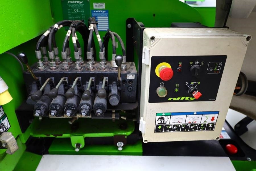 Niftylift HR17N Hybrid MK3 Hybrid Battery & Diesel, 17m Work - Boom artikulasi: gambar 4 Niftylift HR17N Hybrid MK3 Hybrid Battery & Diesel, 17m Work - Boom artikulasi: gambar 4