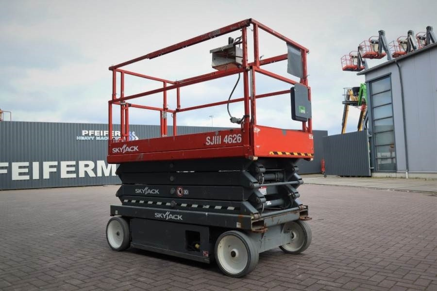 SkyJack SJ4626 ELECTRIC, 10M WORKING HEIGHT, 454KG CAPACIT - Scissor lifts: gambar 2 SkyJack SJ4626 ELECTRIC, 10M WORKING HEIGHT, 454KG CAPACIT - Scissor lifts: gambar 2