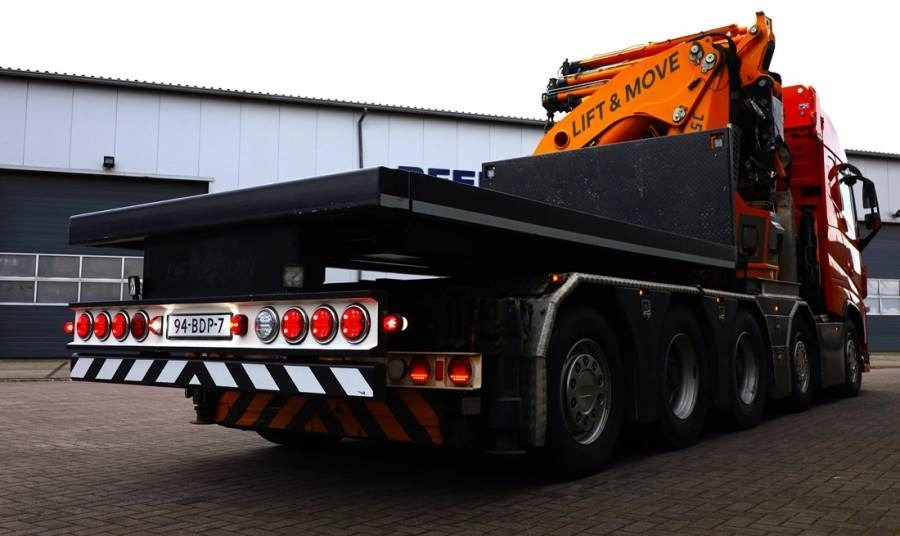 Volvo FH12 With Cormach 135t/m Crane Volvo FH12 10x4 Wit - Derek semua medan: gambar 2 Volvo FH12 With Cormach 135t/m Crane Volvo FH12 10x4 Wit - Derek semua medan: gambar 2