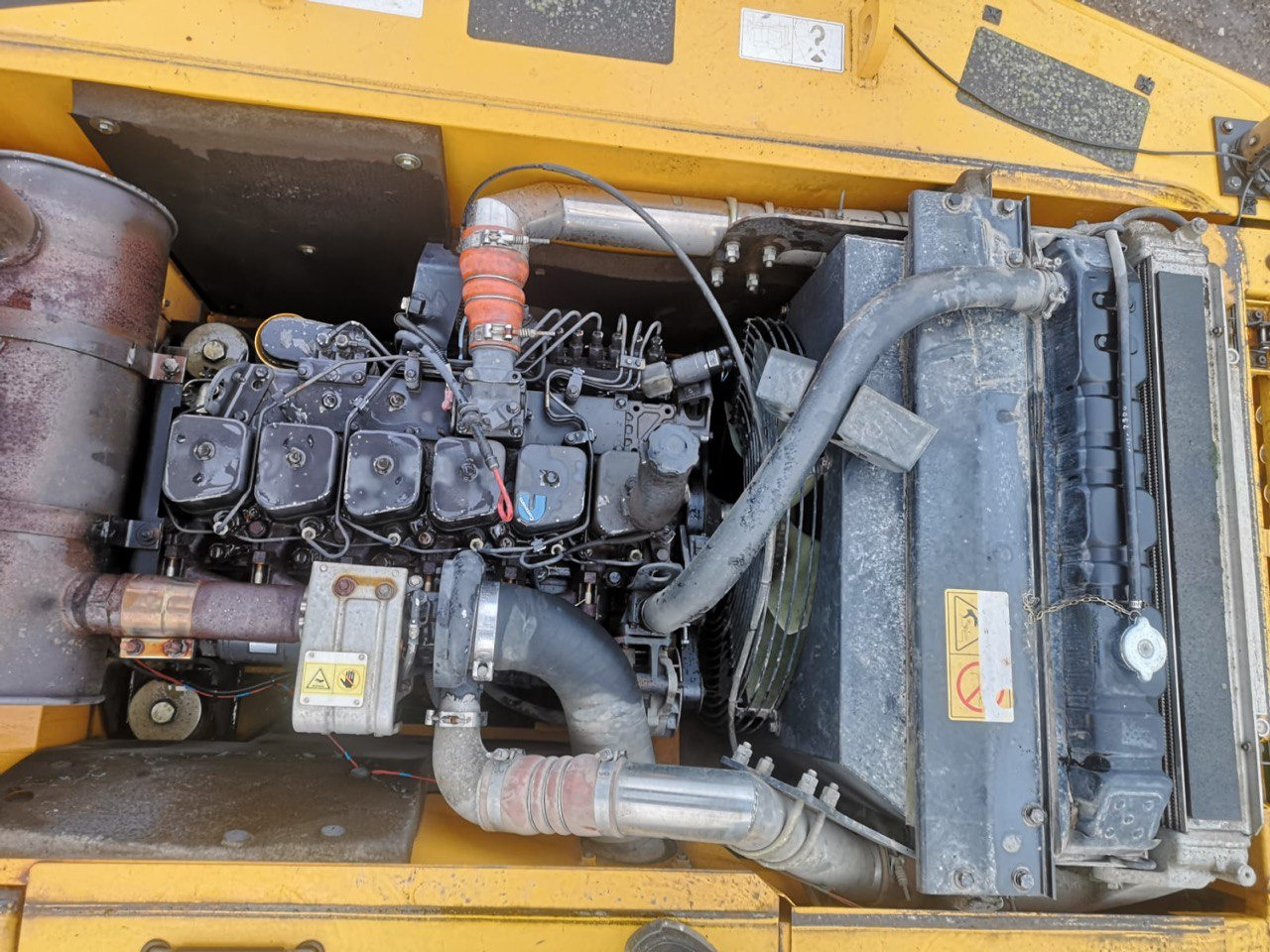 HYUNDAI 210 - Ekskavator roda: gambar 5 HYUNDAI 210 - Ekskavator roda: gambar 5