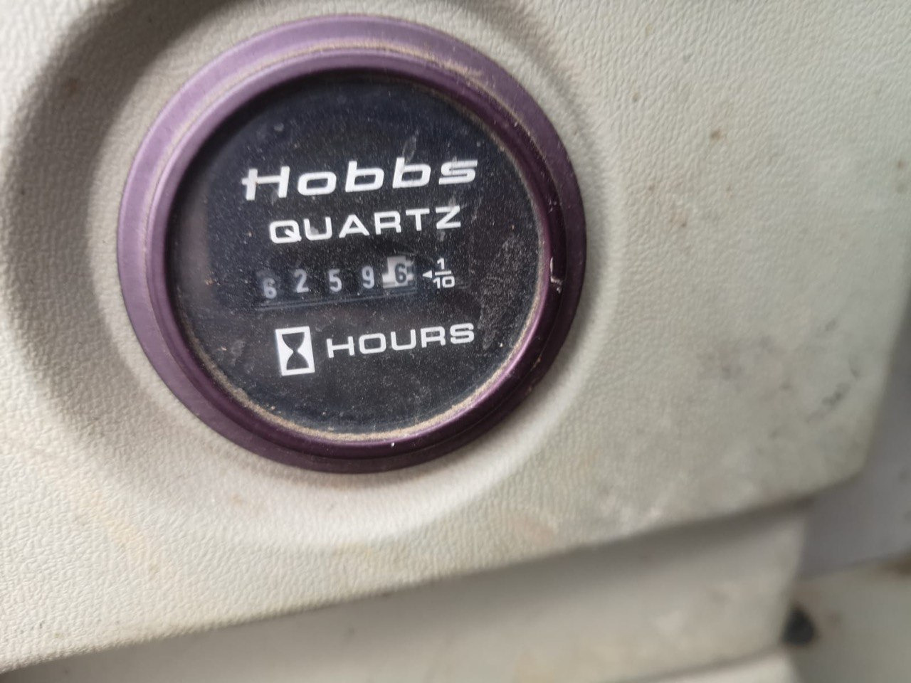 HYUNDAI 210 - Ekskavator roda: gambar 4 HYUNDAI 210 - Ekskavator roda: gambar 4