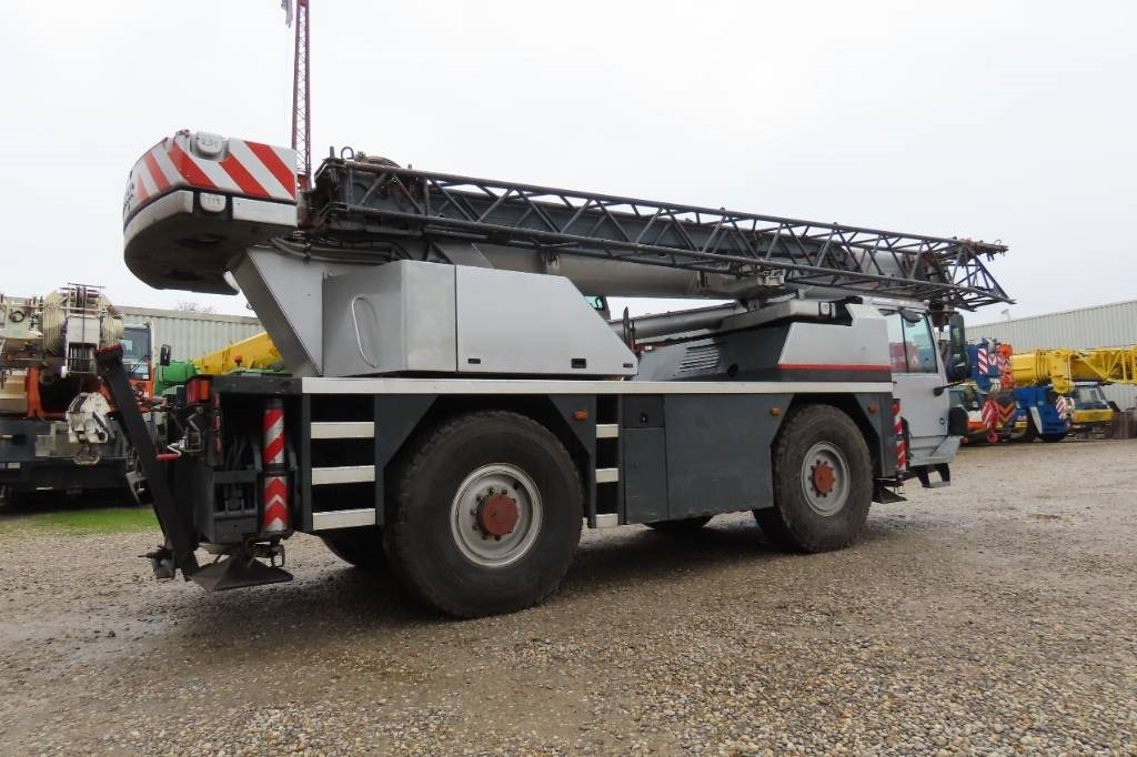 Liebherr LTM 1030/2 - Derek semua medan: gambar 3 Liebherr LTM 1030/2 - Derek semua medan: gambar 3