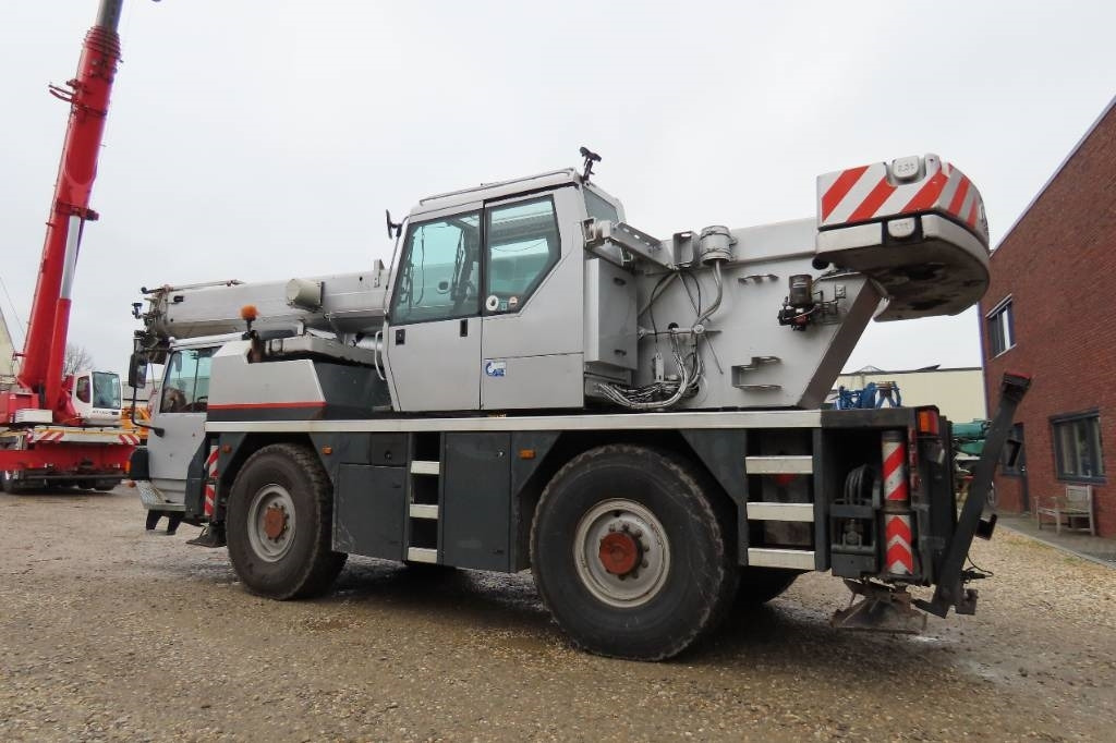 Liebherr LTM 1030/2 - Derek semua medan: gambar 4 Liebherr LTM 1030/2 - Derek semua medan: gambar 4