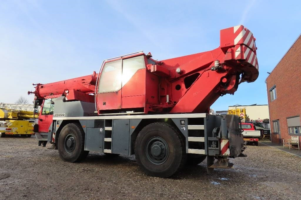 Liebherr LTM 1040-2.1 - Derek semua medan: gambar 4 Liebherr LTM 1040-2.1 - Derek semua medan: gambar 4