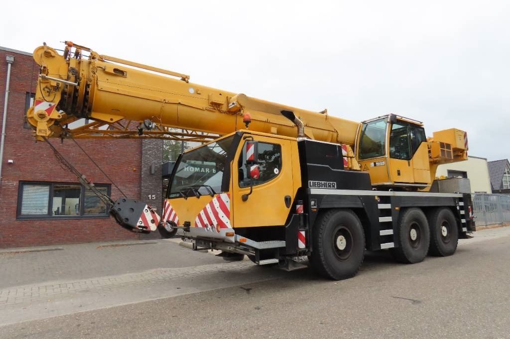 Liebherr LTM 1050-3.1 - Derek semua medan: gambar 1 Liebherr LTM 1050-3.1 - Derek semua medan: gambar 1