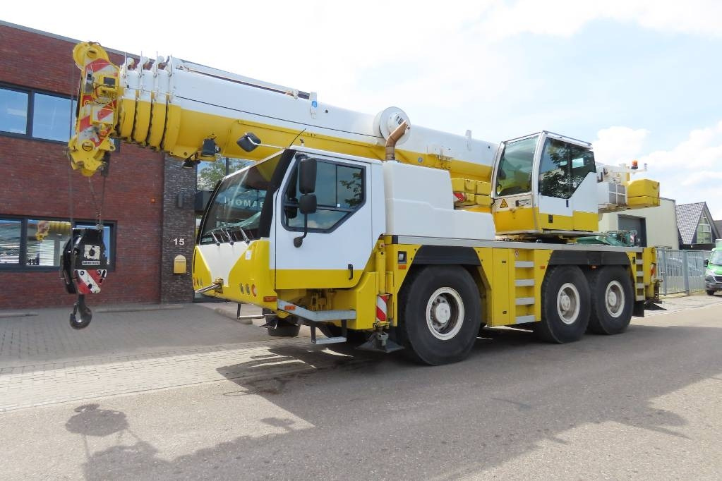 Liebherr LTM 1055-3.2 - Derek semua medan: gambar 1 Liebherr LTM 1055-3.2 - Derek semua medan: gambar 1