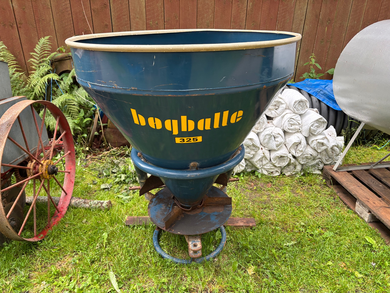 Bogballe 325 - Penyebar pupuk: gambar 1 Bogballe 325 - Penyebar pupuk: gambar 1