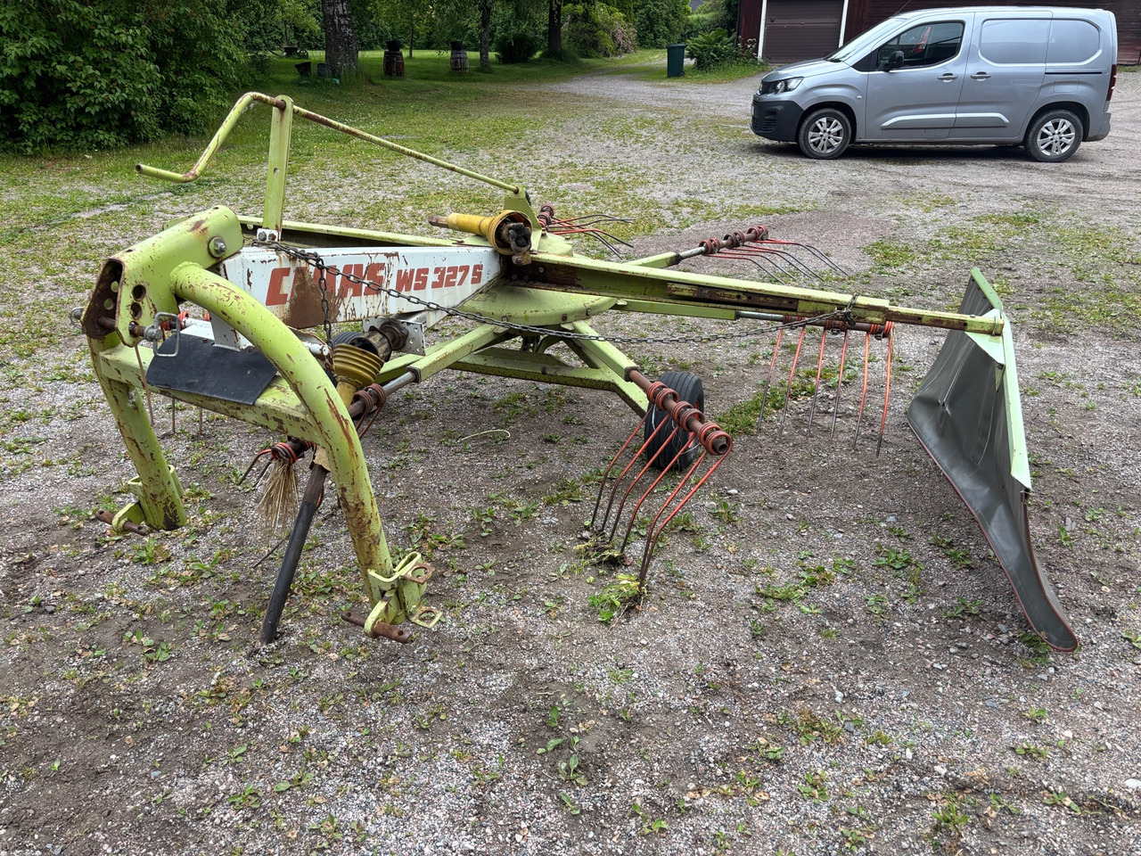 Claas WS 327 S - Tedder/ Menyapu: gambar 1 Claas WS 327 S - Tedder/ Menyapu: gambar 1