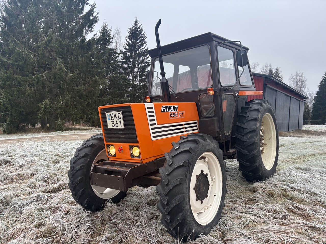 Fiat 680 DT - Traktor: gambar 1 Fiat 680 DT - Traktor: gambar 1