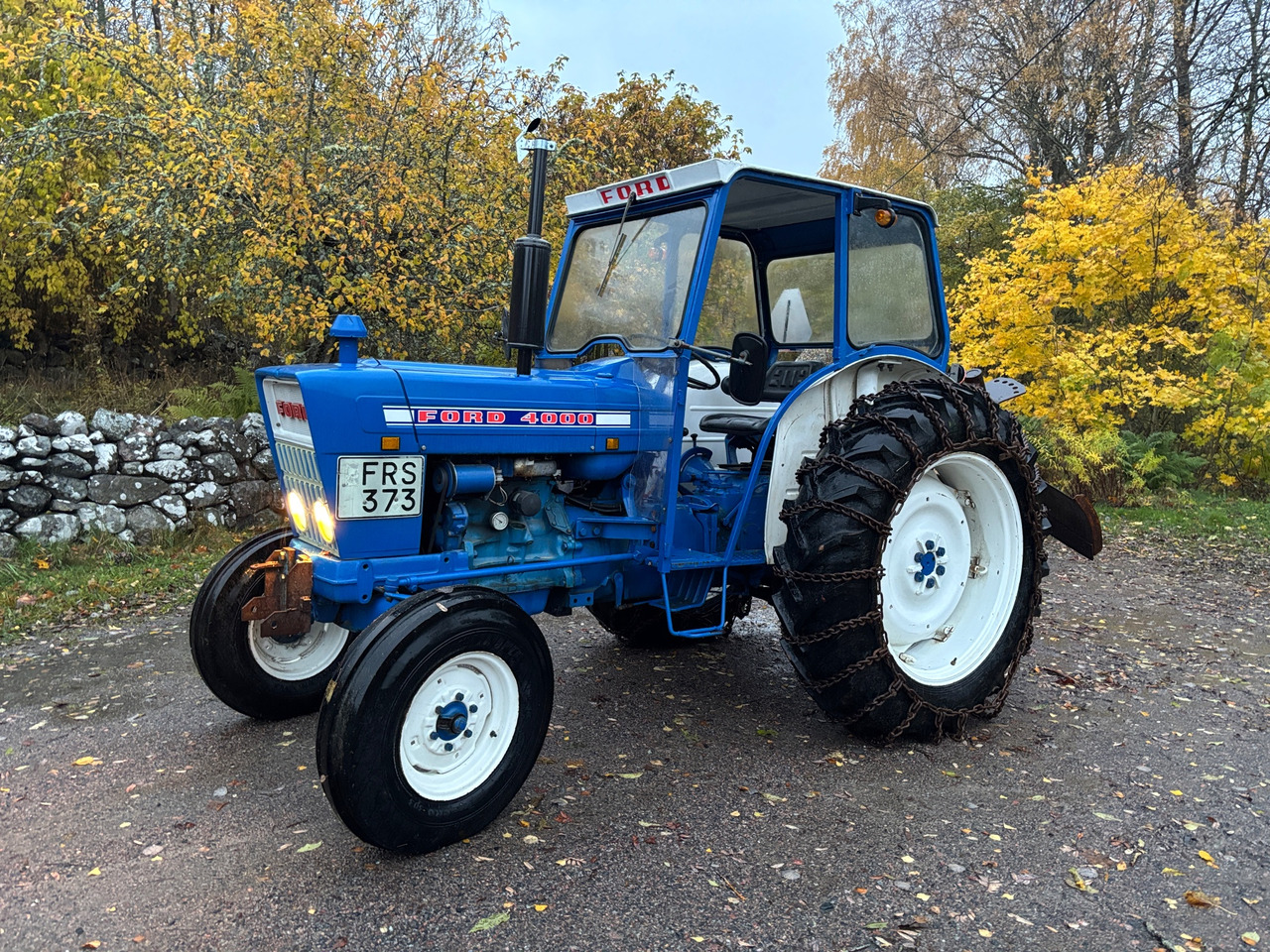 Ford 4000 - Traktor: gambar 1 Ford 4000 - Traktor: gambar 1