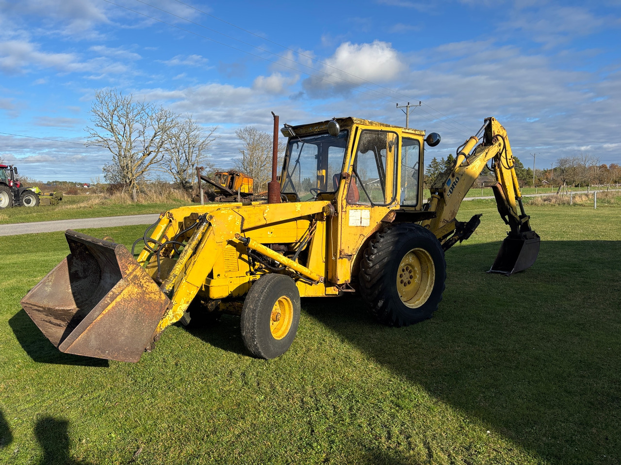 Ford 4500 - Backhoe loader: gambar 1 Ford 4500 - Backhoe loader: gambar 1