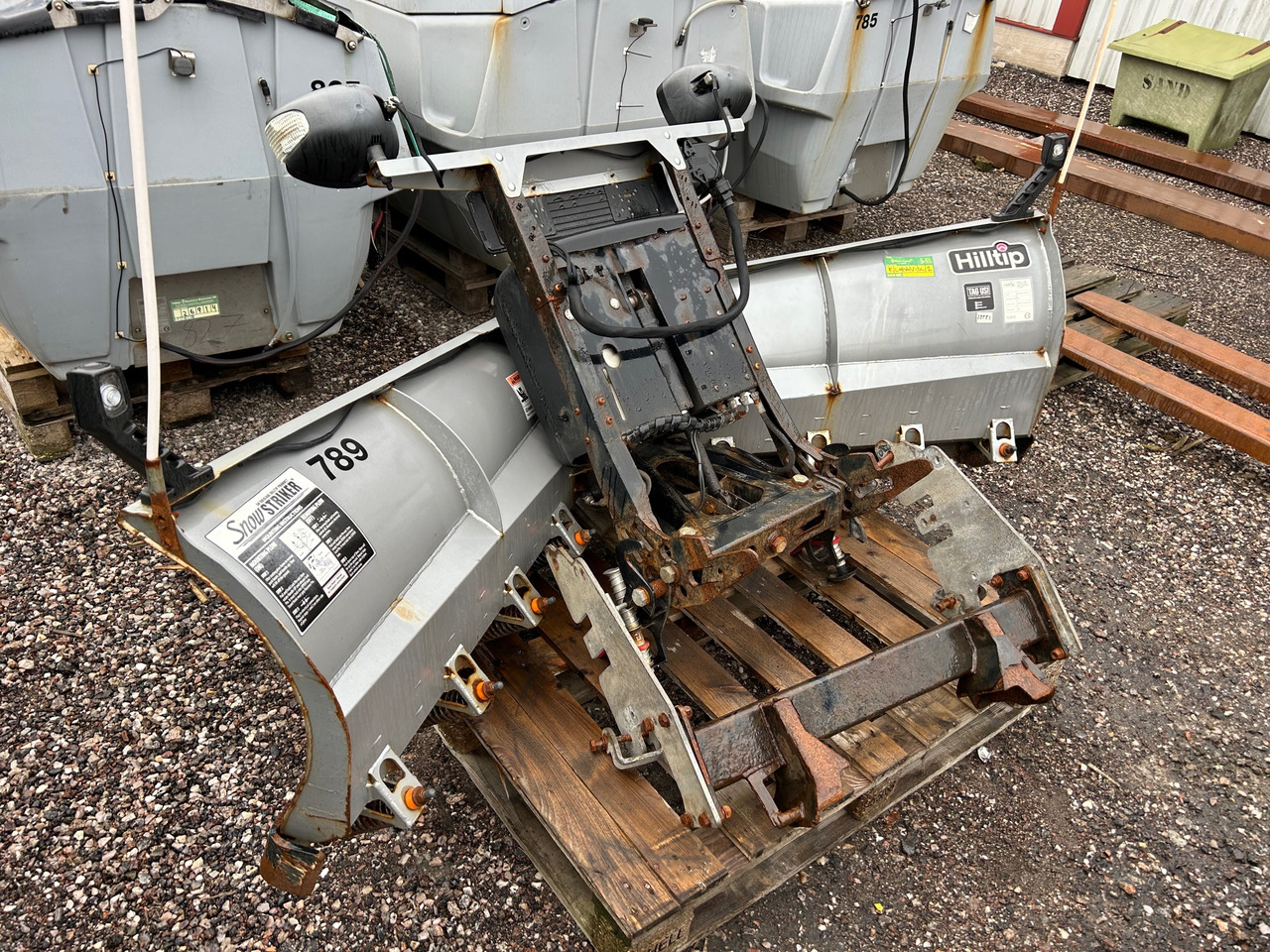 Hilltip SnowStriker - Bajak salju: gambar 1 Hilltip SnowStriker - Bajak salju: gambar 1