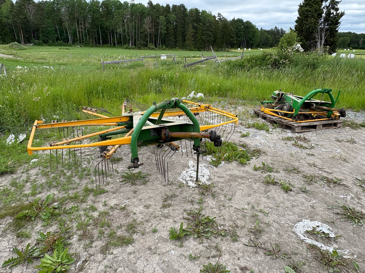 John Deere GA 300 G - Tedder/ Menyapu: gambar 1 John Deere GA 300 G - Tedder/ Menyapu: gambar 1
