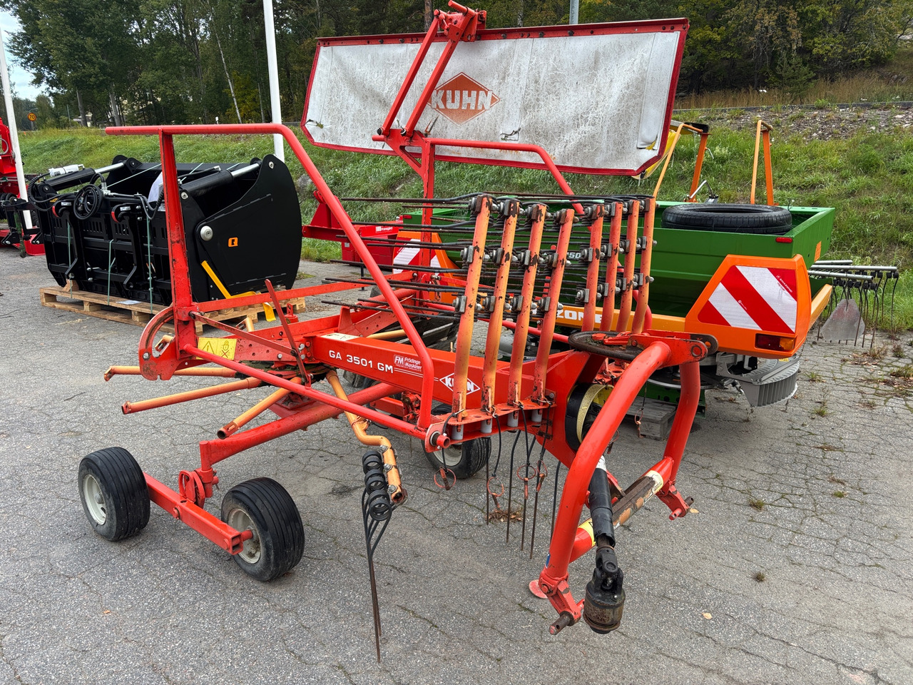 Kuhn GA3501 GM - Tedder/ Menyapu: gambar 1 Kuhn GA3501 GM - Tedder/ Menyapu: gambar 1