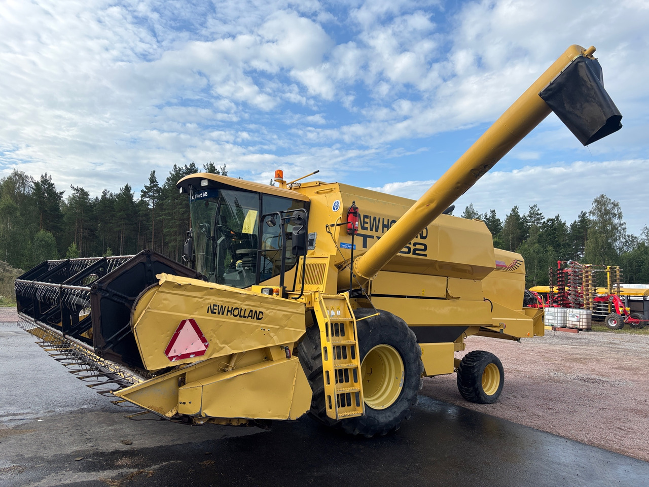 New Holland TX62 - Pemanen gabungan: gambar 1 New Holland TX62 - Pemanen gabungan: gambar 1