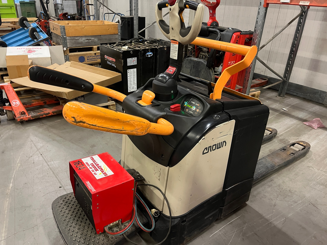 Crown WT3040 - Peralatan untuk menangani material: gambar 1 Crown WT3040 - Peralatan untuk menangani material: gambar 1