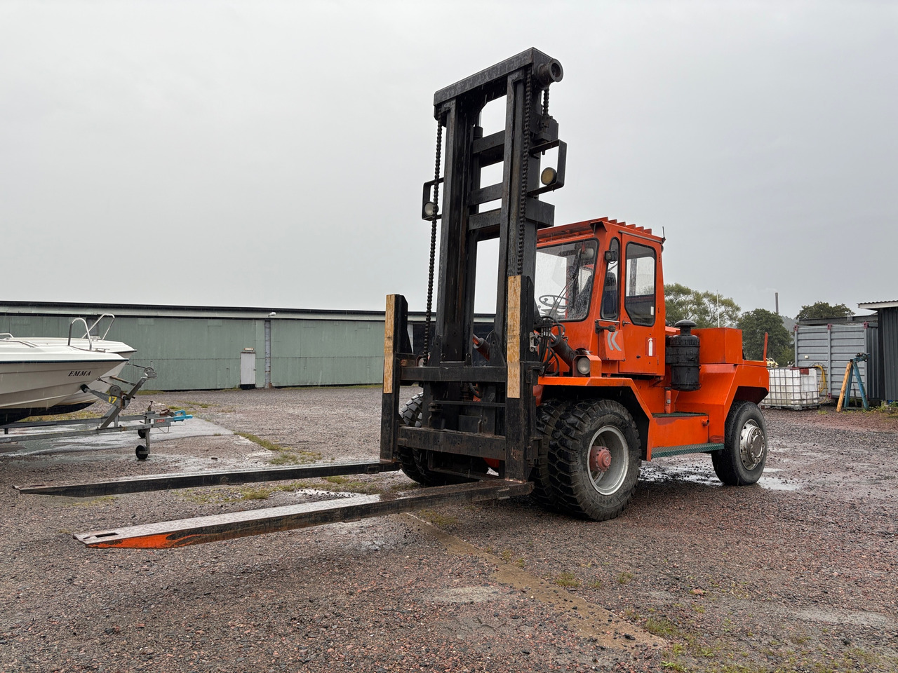 Kalmar LT 12600 - Peralatan untuk menangani material: gambar 1 Kalmar LT 12600 - Peralatan untuk menangani material: gambar 1