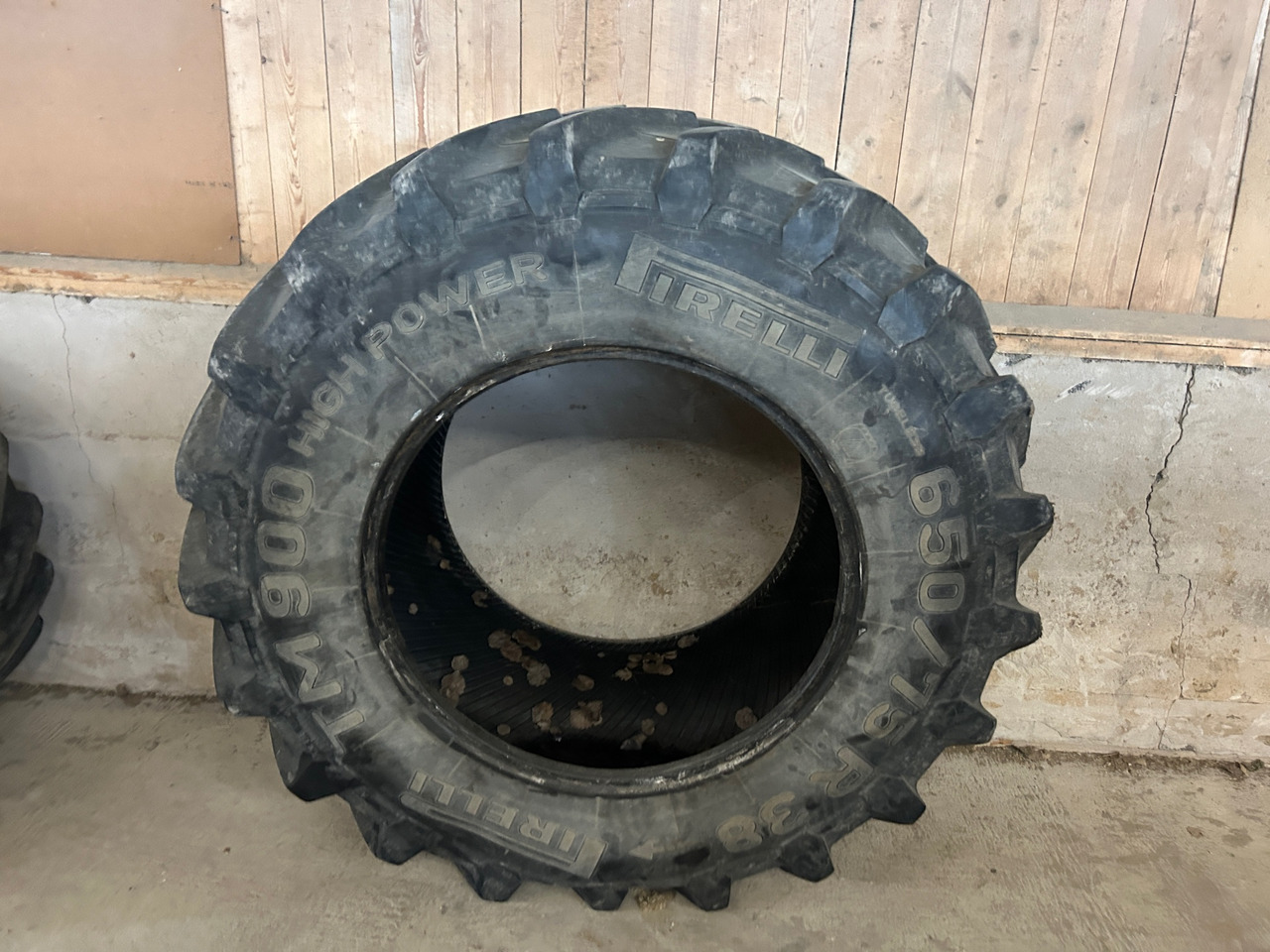 Pirelli TM 900 - Ban untuk Peralatan pertanian: gambar 1 Pirelli TM 900 - Ban untuk Peralatan pertanian: gambar 1