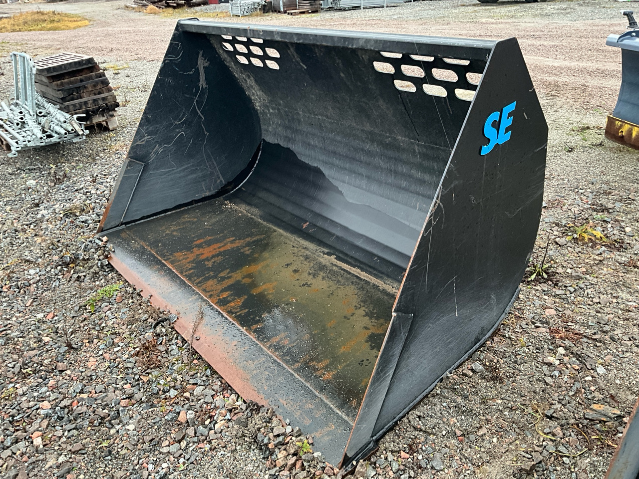 SE 2200mm - Ember loader: gambar 1 SE 2200mm - Ember loader: gambar 1