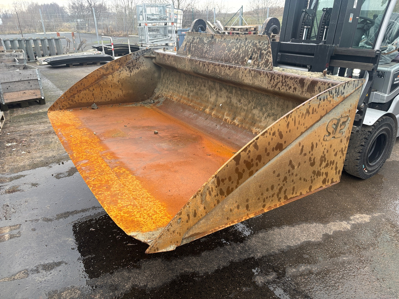 SE Equipment 101261 / 1790 Liter - Ember: gambar 1 SE Equipment 101261 / 1790 Liter - Ember: gambar 1