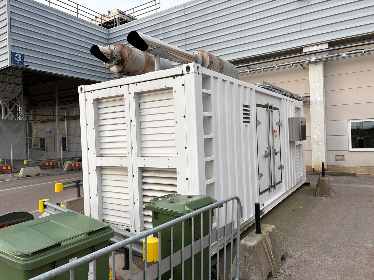 Subtron - Genset: gambar 1 Subtron - Genset: gambar 1