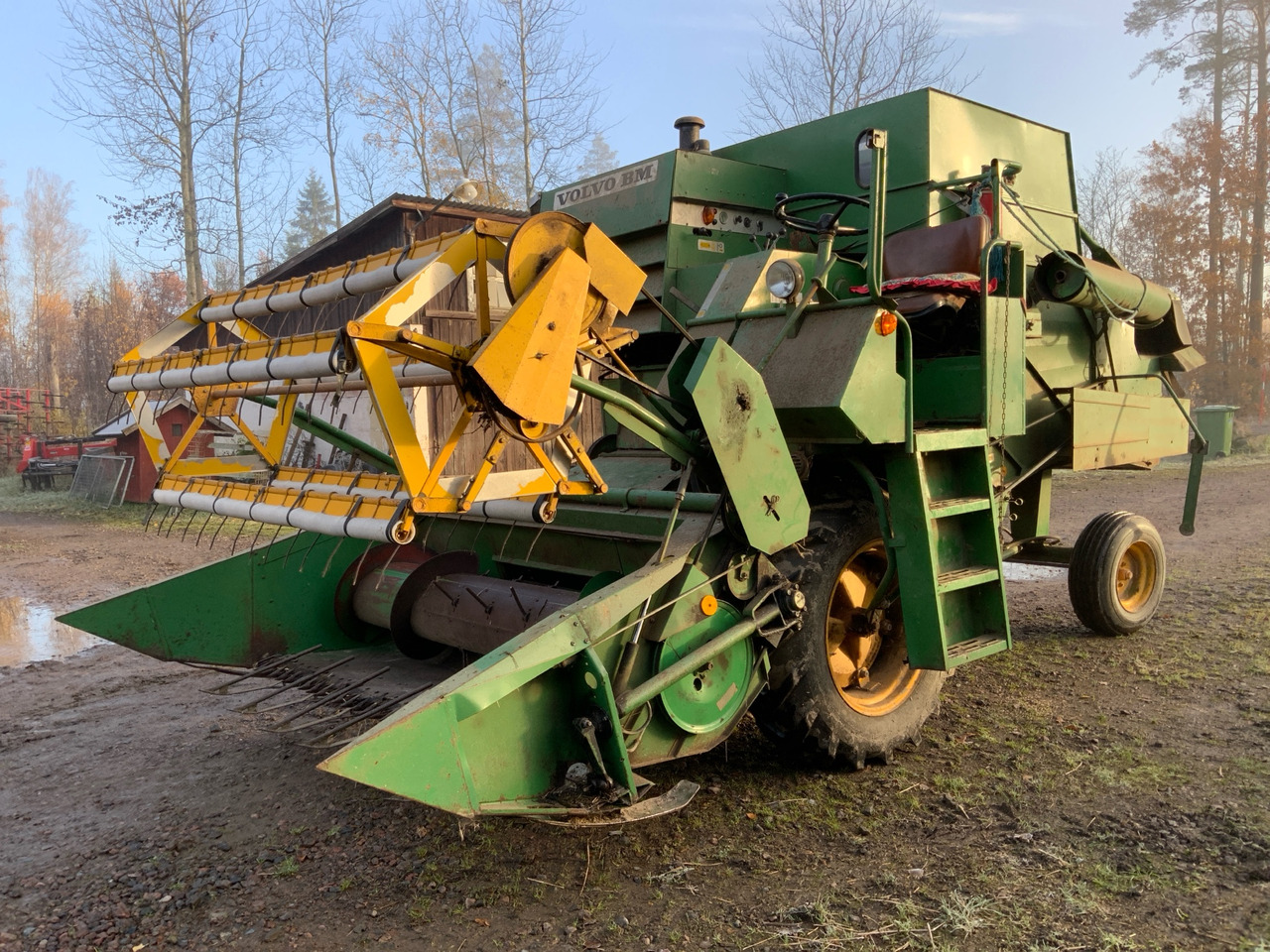 Volvo BM Aktiv 800 - Pemanen gabungan: gambar 1 Volvo BM Aktiv 800 - Pemanen gabungan: gambar 1
