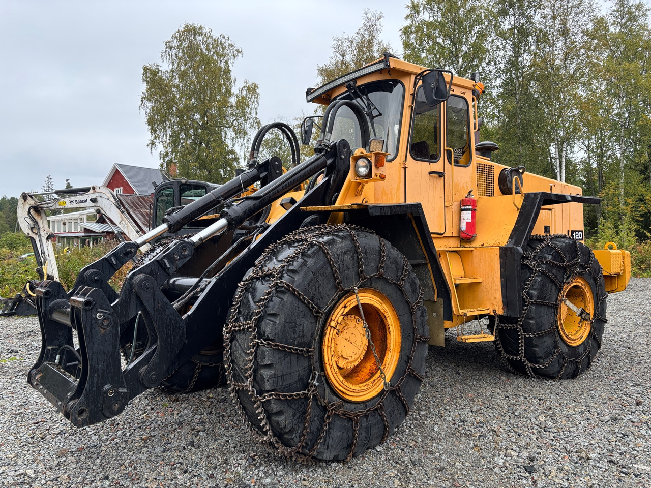 Volvo L120 - Wheel loader: gambar 1 Volvo L120 - Wheel loader: gambar 1