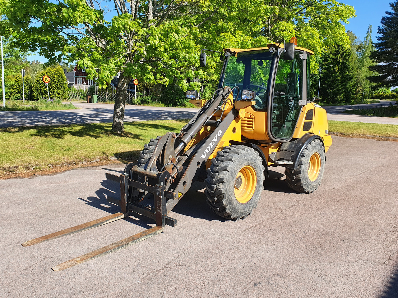 Volvo L25F - Wheel loader: gambar 1 Volvo L25F - Wheel loader: gambar 1