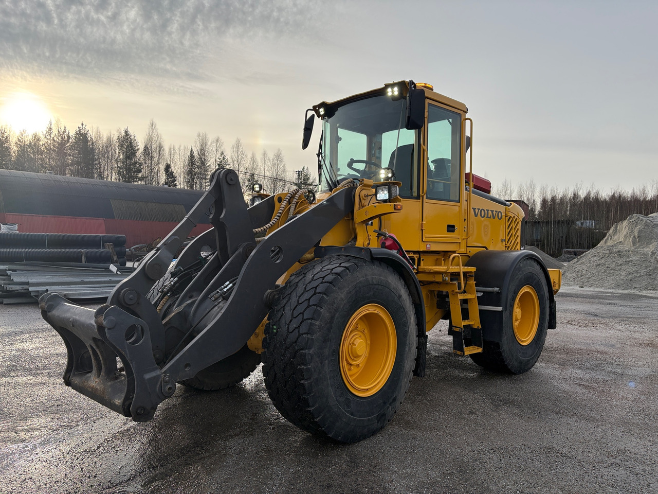 Volvo L60 E - Wheel loader: gambar 1 Volvo L60 E - Wheel loader: gambar 1