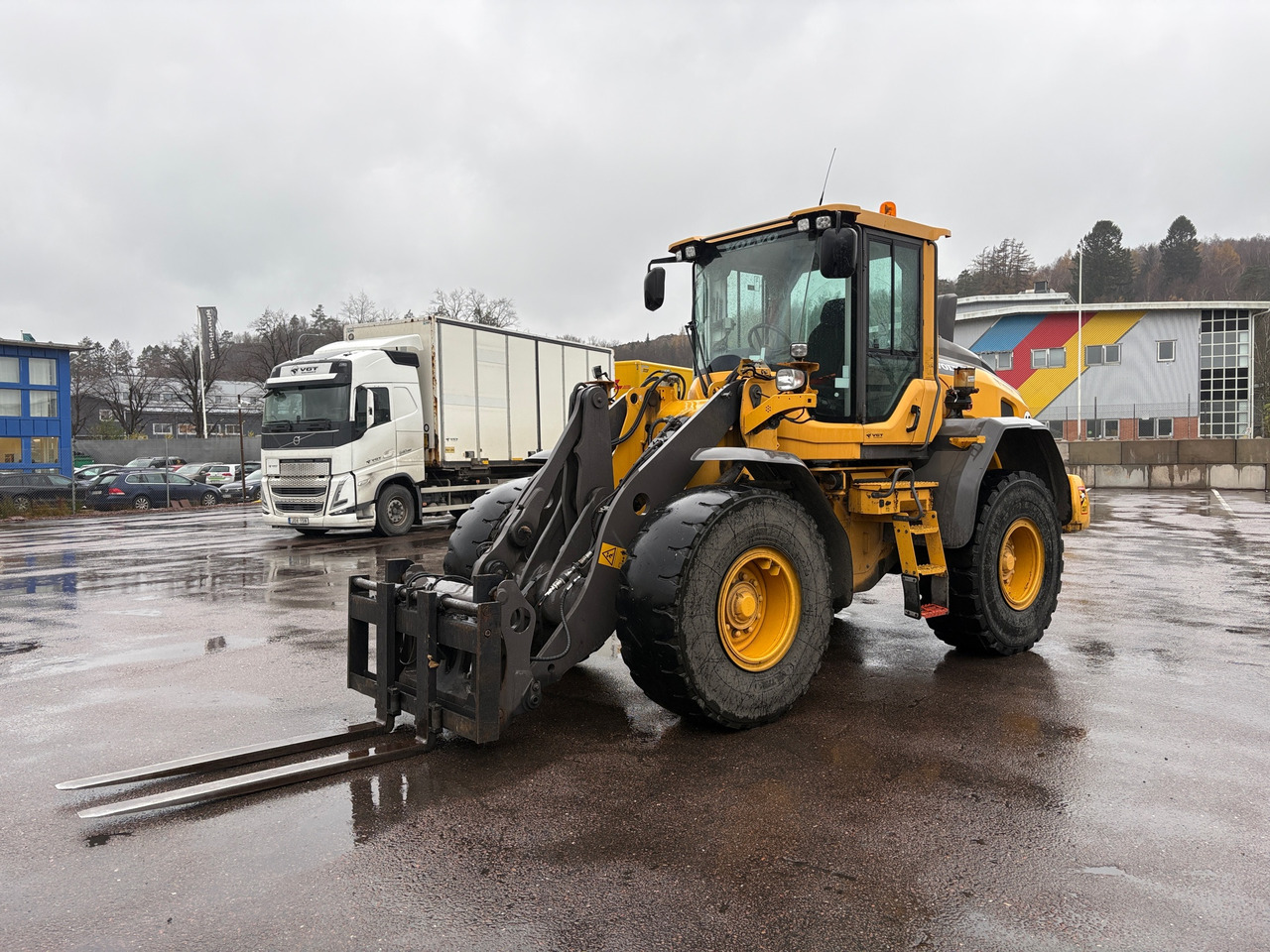 Volvo L60H - Wheel loader: gambar 1 Volvo L60H - Wheel loader: gambar 1