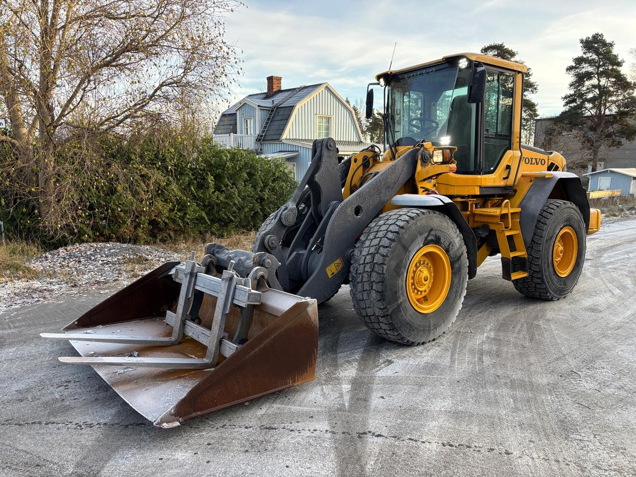 Volvo L70F - Wheel loader: gambar 1 Volvo L70F - Wheel loader: gambar 1
